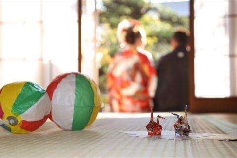 4 Must-Have Traditional Japanese Accessories for a Perfect Pre-Wedding Photo Shoot with Him ♡にて紹介している画像