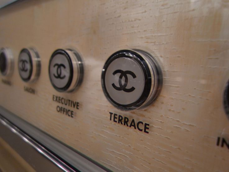 CHANELに憧れる全女子へ♡銀座シャネルビル10階で挙げる、最高にシャネルな結婚式がすごすぎ！にて紹介している画像