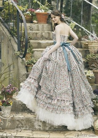 女の子の夢を全部詰め込んだジルスチュアートのカラードレスCollection♡にて紹介している画像