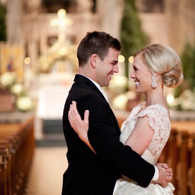 5 Stylish Churches with Chapels for an Unforgettable Wedding Ceremony ♡にて紹介している画像