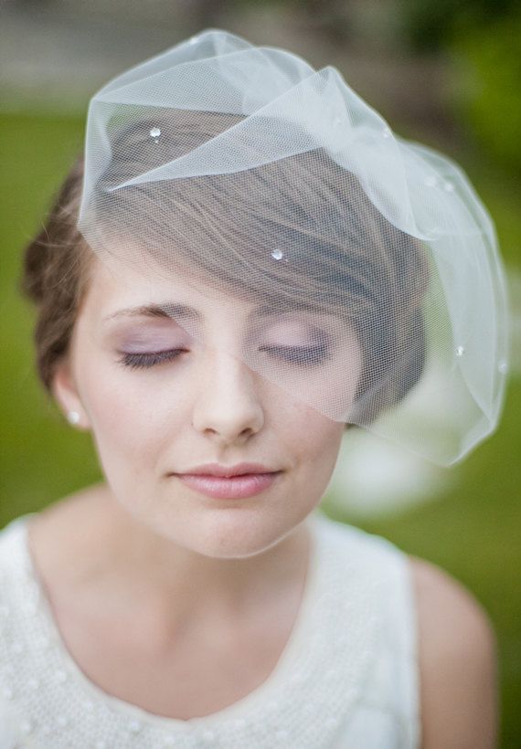 "Types of Wedding Veils That Instantly Make You Adorable Like an Angel: A Stylish Introduction!"にて紹介している画像