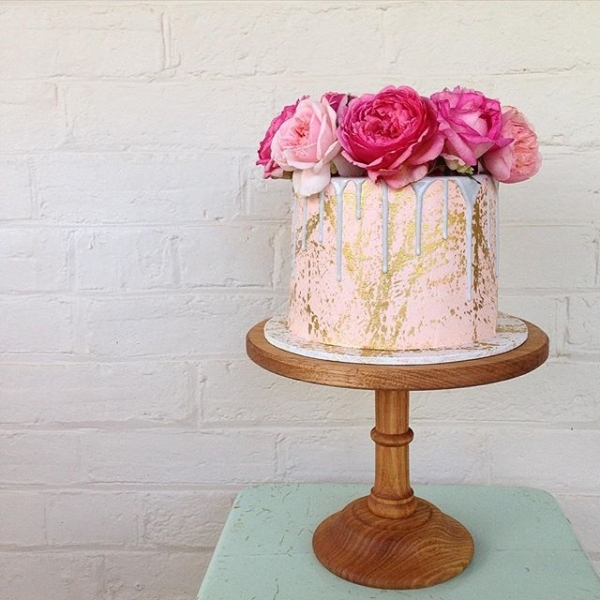 A Secret Trend Abroad: Have You Heard of the 'Melt Wedding Cake' That Looks Like It's Melting? ♡にて紹介している画像