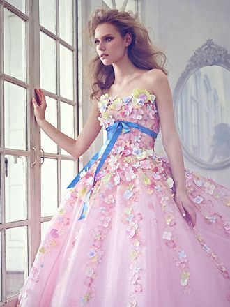 女の子みんなの憧れ＊お花たっぷり可愛すぎるカラードレスブランドまとめ♡にて紹介している画像