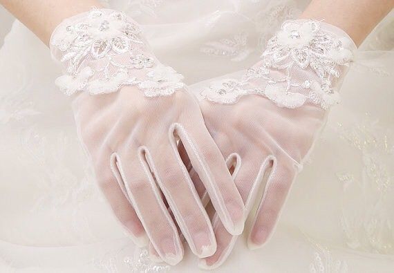 どんな素材・デザインがお好き？♡〔生地別〕花嫁さんのグローブカタログ✳︎にて紹介している画像