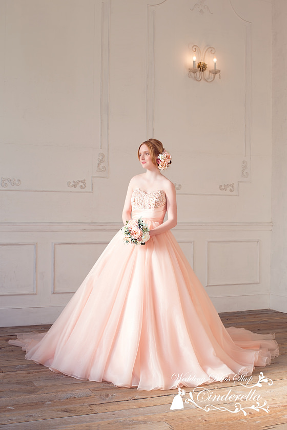 "6 Affordable and Cute Colored Dress Brands You Can Borrow for Around 300,000 Yen ♡"にて紹介している画像