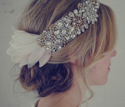 Magical Hair and Makeup: A Collection of Perfect Headband Designs for Brides♡にて紹介している画像