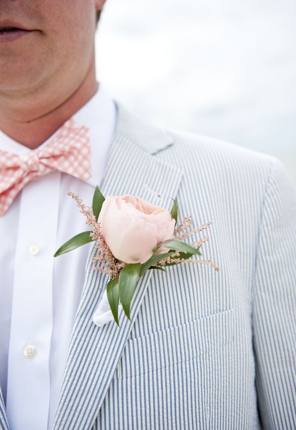 "Choose from the Bride's Perspective ♡ 10 Adorable and Stylish Bow Ties to Dress Up the Groom ✳︎"にて紹介している画像