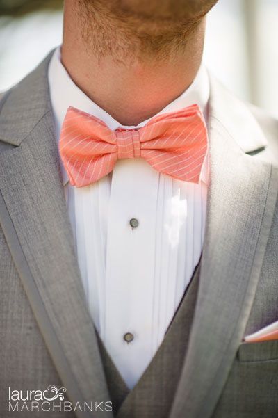 "Choose from the Bride's Perspective ♡ 10 Adorable and Stylish Bow Ties to Dress Up the Groom ✳︎"にて紹介している画像