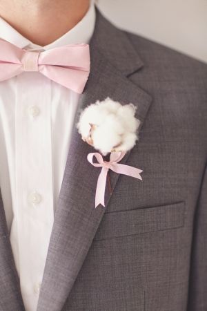 "Choose from the Bride's Perspective ♡ 10 Adorable and Stylish Bow Ties to Dress Up the Groom ✳︎"にて紹介している画像