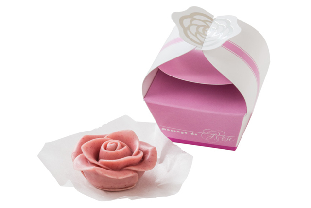 "Just Like Real Roses! Heartfelt Delight in the Adorable 'Message de Roses' Chocolates"にて紹介している画像