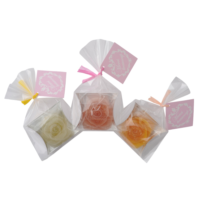 "Just Like Real Roses! Heartfelt Delight in the Adorable 'Message de Roses' Chocolates"にて紹介している画像