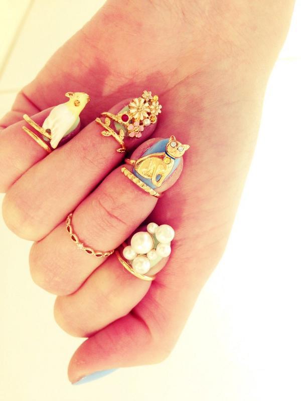 ネイルアートが出来ない人もOK♩簡単可愛く爪を彩るNEWアイテム『チップリング』って知ってる？にて紹介している画像