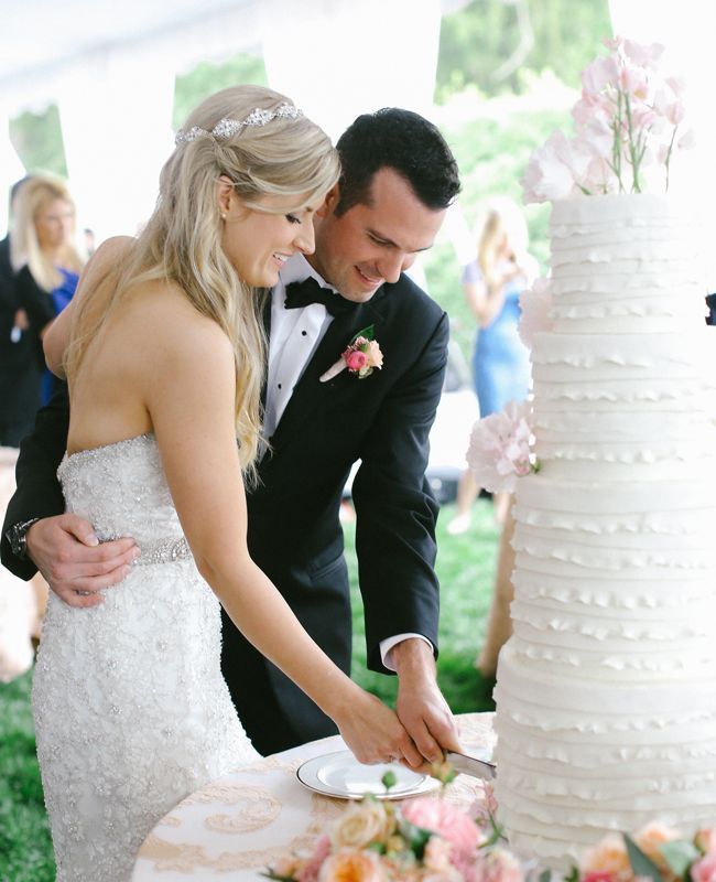 "One More Time: A Complete Guide to the Most Important 'Standard Wedding Reception Flow' ♡"にて紹介している画像