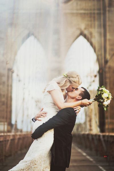 "Let's Review the Flow of a Christian Wedding Ceremony: A Moment to Pledge Eternal Love Before God"にて紹介している画像
