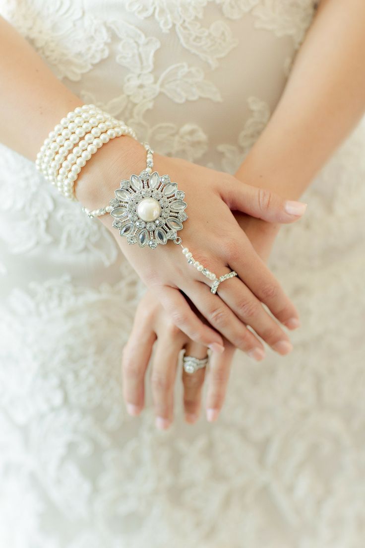 November 11th is Jewelry Day ♡ A Collection of Sparkling and Romantic Bridal Jewelryにて紹介している画像