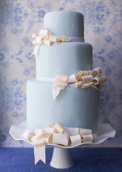 Adorably Irresistible♡ Swoon Over the Aqua Blue Wedding Cake!にて紹介している画像