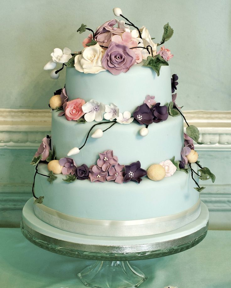 Adorably Irresistible♡ Swoon Over the Aqua Blue Wedding Cake!にて紹介している画像
