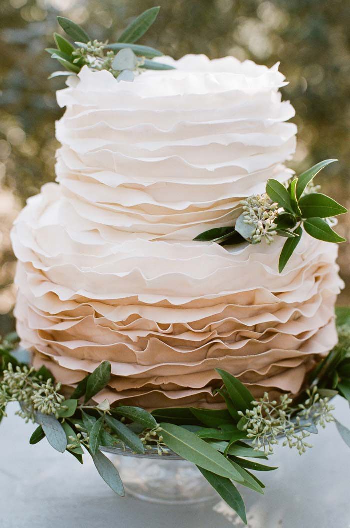 Just Like a Wedding Dress ♩ Do You Know What a Romantic 'Frill Cake' Is?にて紹介している画像
