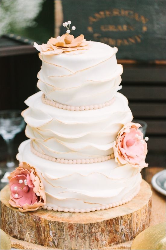 Just Like a Wedding Dress ♩ Do You Know What a Romantic 'Frill Cake' Is?にて紹介している画像