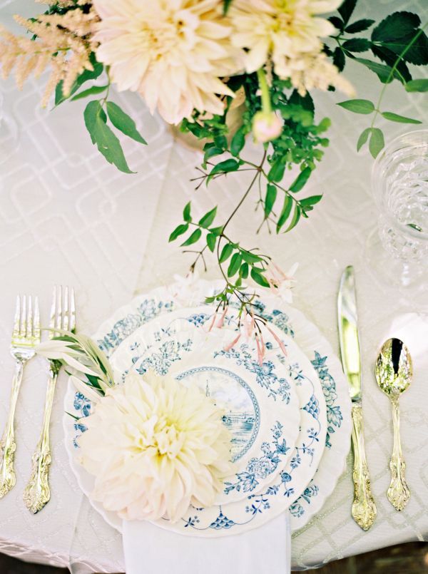 大人シンプル♡ゴールドが素敵なテーブルコーディネートのイメージ♡にて紹介している画像