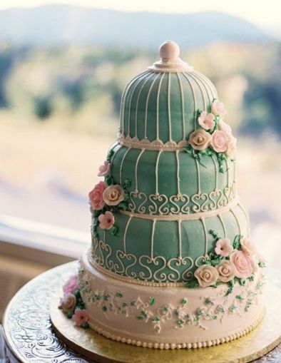 Adorably Irresistible♡ Swoon Over the Aqua Blue Wedding Cake!にて紹介している画像