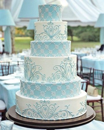 Adorably Irresistible♡ Swoon Over the Aqua Blue Wedding Cake!にて紹介している画像