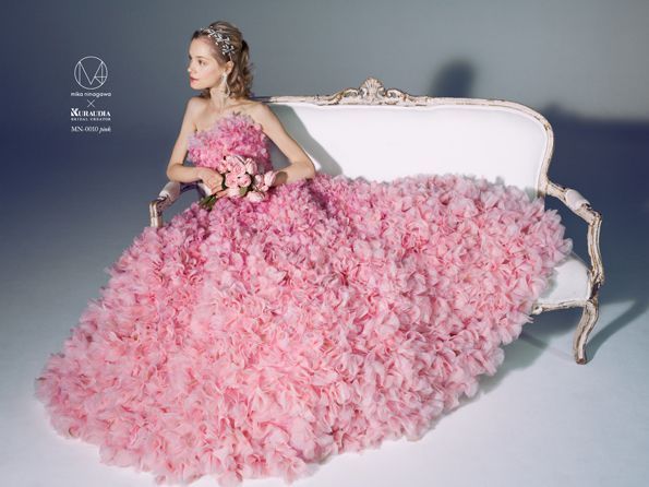 Too Trending♡ Must-Try Wedding Dresses Produced by Mika Ninagawa: These 6 Styles are a Must!にて紹介している画像