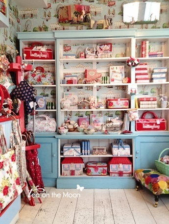 Adorable Wedding Cake Inspired by Cath Kidston♡にて紹介している画像