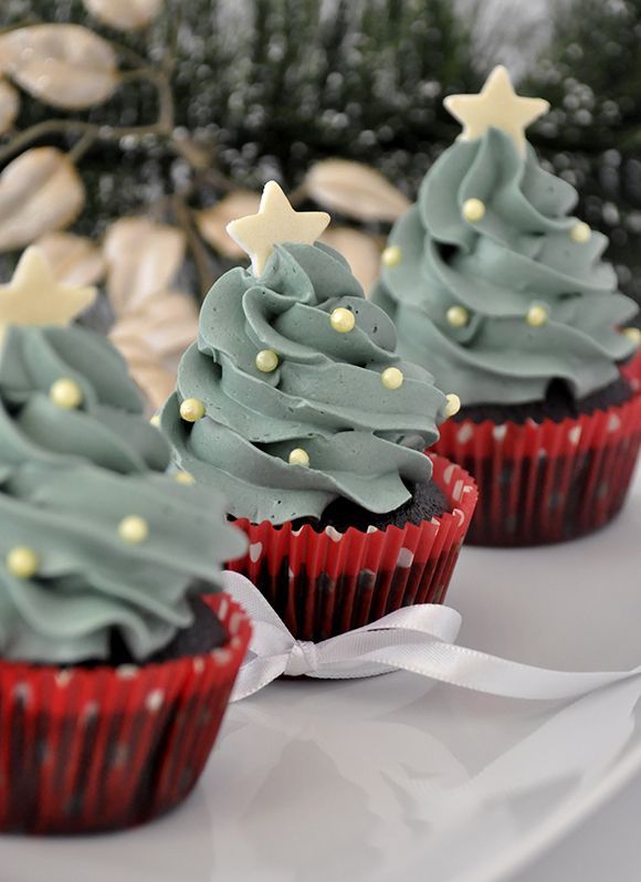 Cute Holiday Hosting: Tree-Shaped Cupcakes to Make for Christmas!にて紹介している画像