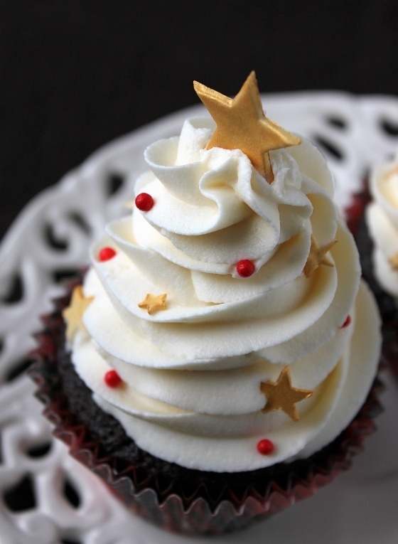 Cute Holiday Hosting: Tree-Shaped Cupcakes to Make for Christmas!にて紹介している画像