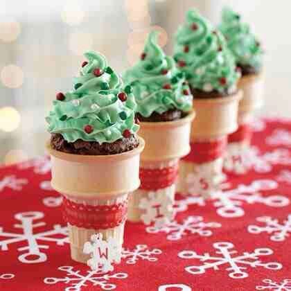 Cute Holiday Hosting: Tree-Shaped Cupcakes to Make for Christmas!にて紹介している画像
