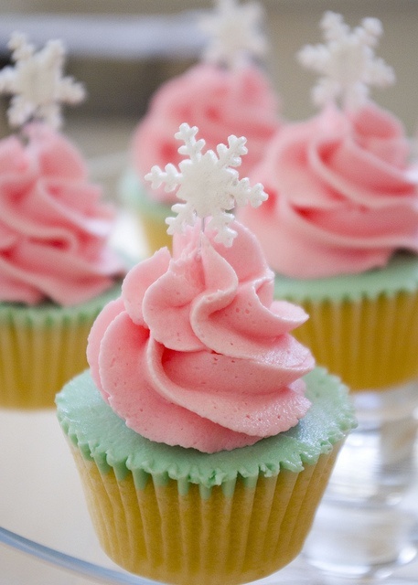Cute Holiday Hosting: Tree-Shaped Cupcakes to Make for Christmas!にて紹介している画像