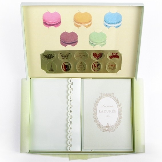 Adorably Cute ♡ A Collection of Ladurée Message Cards to Inspire Youにて紹介している画像