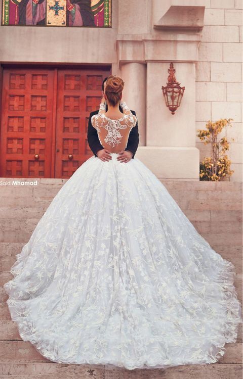 For Brides-to-Be in Dress Dilemmas: How to Find Your Perfect "Destined Dress" ♡にて紹介している画像