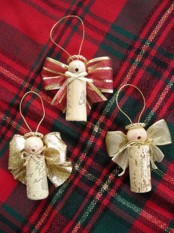 A Compilation of Cute 'Ornaments' You Need for Your Christmas Tree to Decorate Your Wedding Venue ♡にて紹介している画像