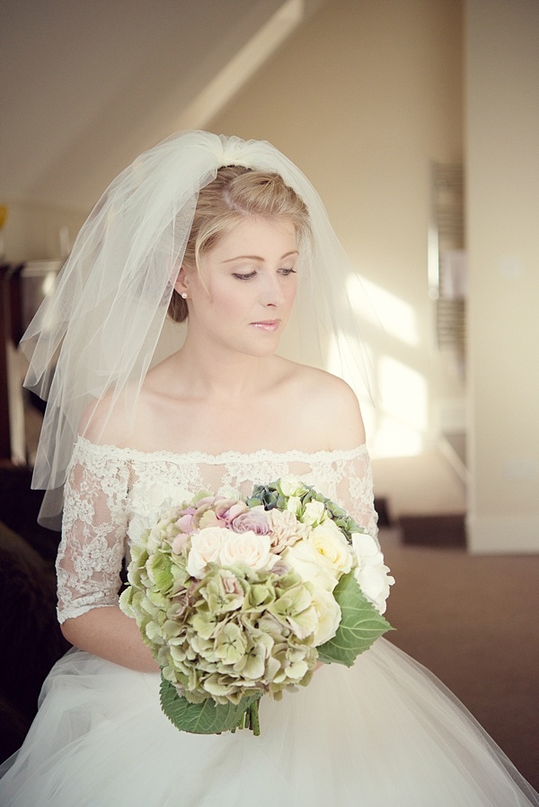 The Atmosphere is Defined by the Veil: A Style Catalog of Veil Lengths to Match the Princess Line ♡にて紹介している画像