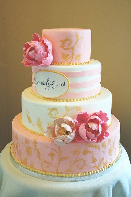 Adorably Cute♡ Wedding Ideas Inspired by "Legally Blonde" to Make You Feel Like Elle Woods!にて紹介している画像