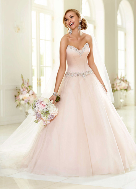 Adorably Cute♡ Wedding Ideas Inspired by "Legally Blonde" to Make You Feel Like Elle Woods!にて紹介している画像