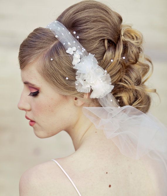 Collection of Hair Accessories Perfect for Updos ♡にて紹介している画像