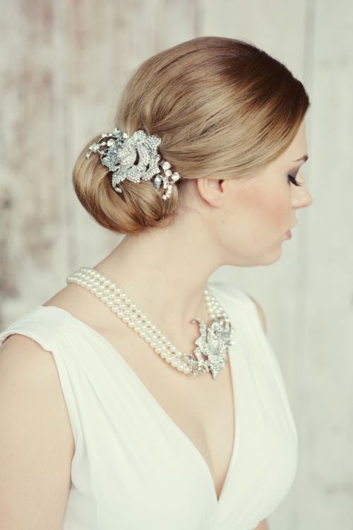 Winter Weddings: Sparkle is Key ♩ A Special Feature on Recommended Head Accessories with Sparkling Jewels by Placement Location ♡にて紹介している画像