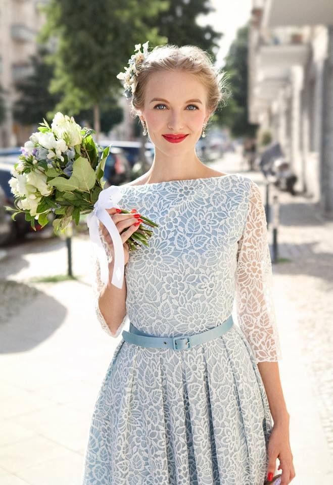 Beautiful and Girlish Bridesmaid Dresses: A Collection of Pure and Cute Styles ♡にて紹介している画像