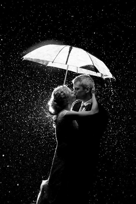 Happy Even on Rainy Days with My Beloved: Dramatic Rainy Wedding Photos♡にて紹介している画像