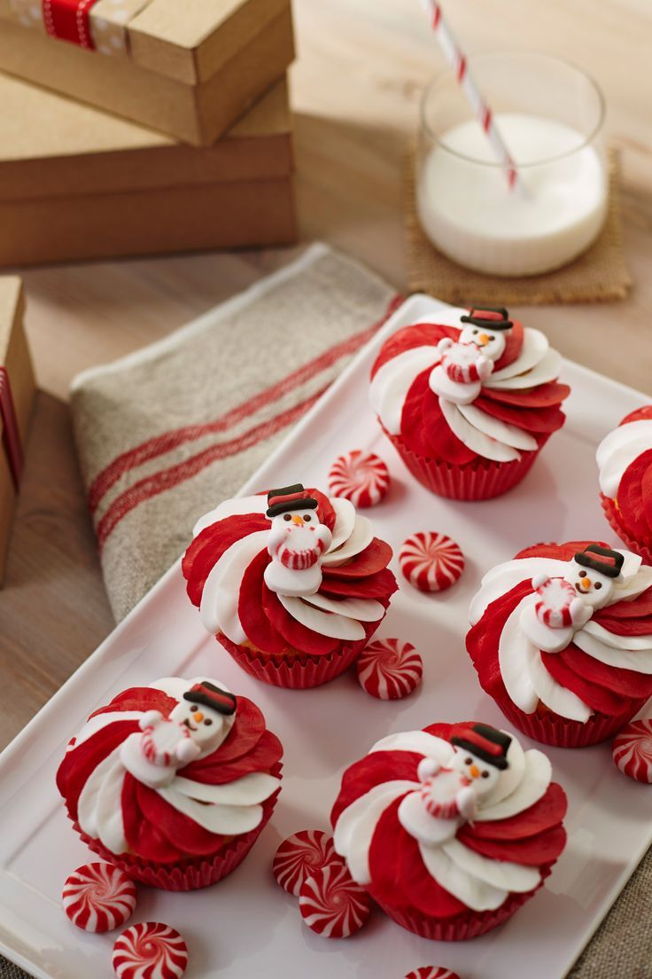 The Perfect Party: Adorable Christmas Designed Cupcake Recipes!♡にて紹介している画像