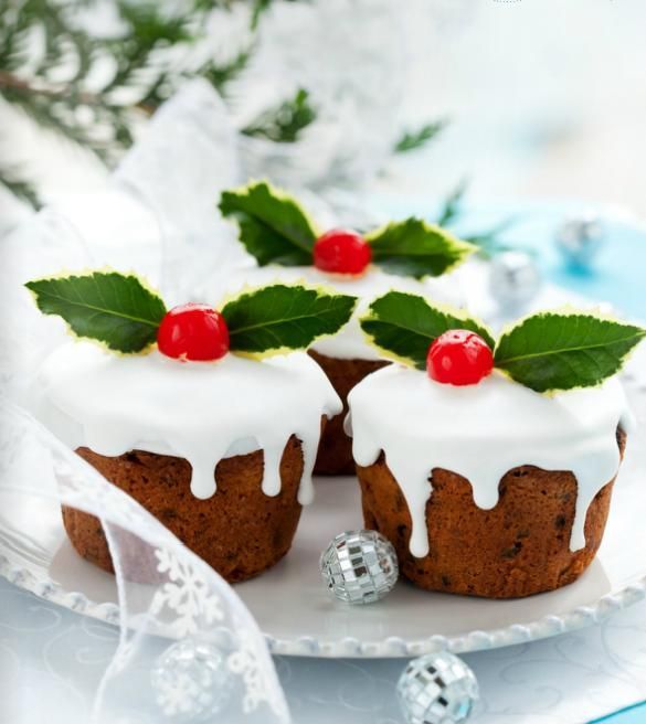 The Perfect Party: Adorable Christmas Designed Cupcake Recipes!♡にて紹介している画像