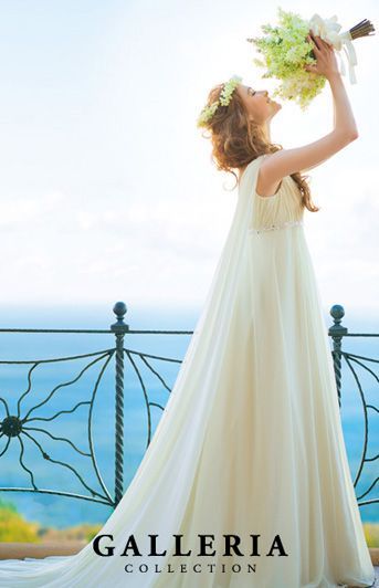 シルエットを変えて白⇒白が最近のトレンド♡純白ウェディングドレスを〔2着〕着たい場合の選び方まとめ♩にて紹介している画像