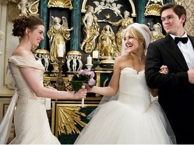 映画ブライダル・ウォーズがきっかけ♡vera wangの人気急上昇ドレス『ケイトハドソン』が可愛すぎ！にて紹介している画像