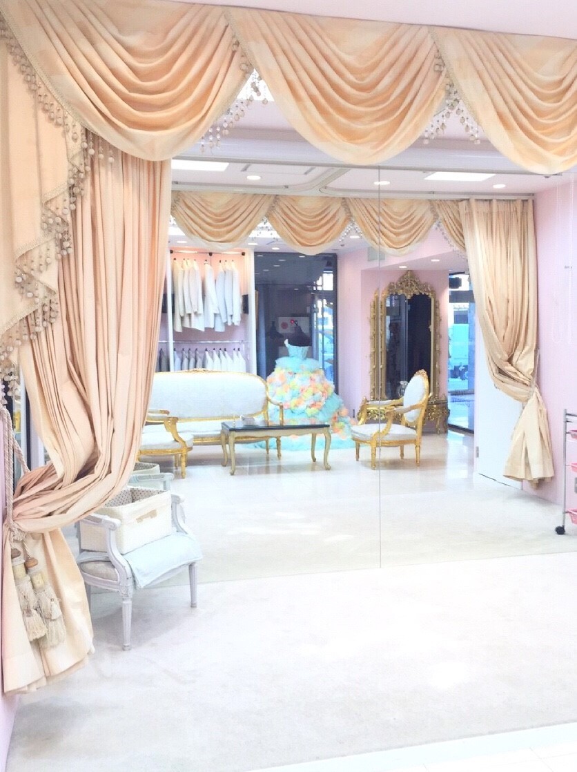 『THE HANY』の原点！札幌の『HANY WEDDING』には、ここだけ限定のドレスと魅力があるんです♡にて紹介している画像