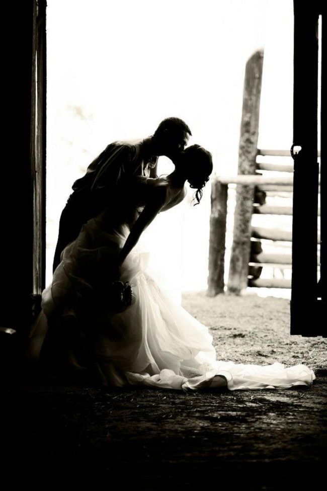 仲良し夫婦がはっきり浮かび上がる♡おしゃれな演出『シルエットフォト』のアイディアまとめ＊にて紹介している画像