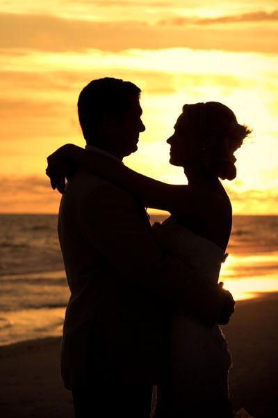 仲良し夫婦がはっきり浮かび上がる♡おしゃれな演出『シルエットフォト』のアイディアまとめ＊にて紹介している画像