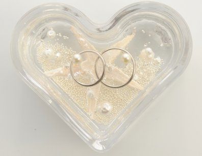 クリスタルの様に輝く♡ガラスでできたハート型リングピローが可愛すぎ＊にて紹介している画像